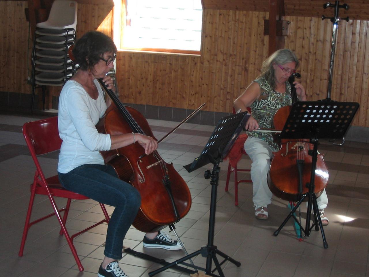 Anne et Florence, très attentives