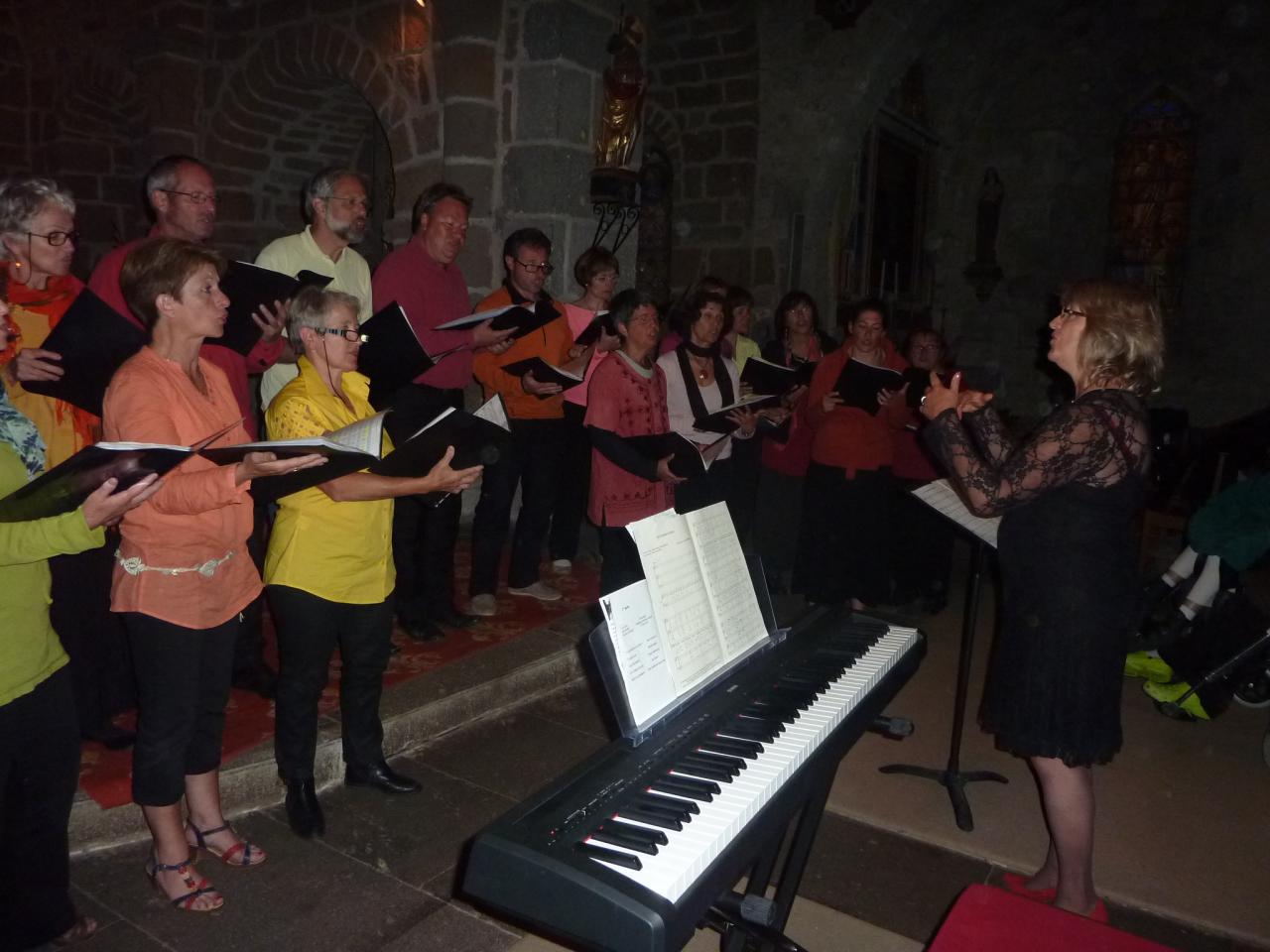 Concert dans l'église de Cheylade: Joëlle Fleck